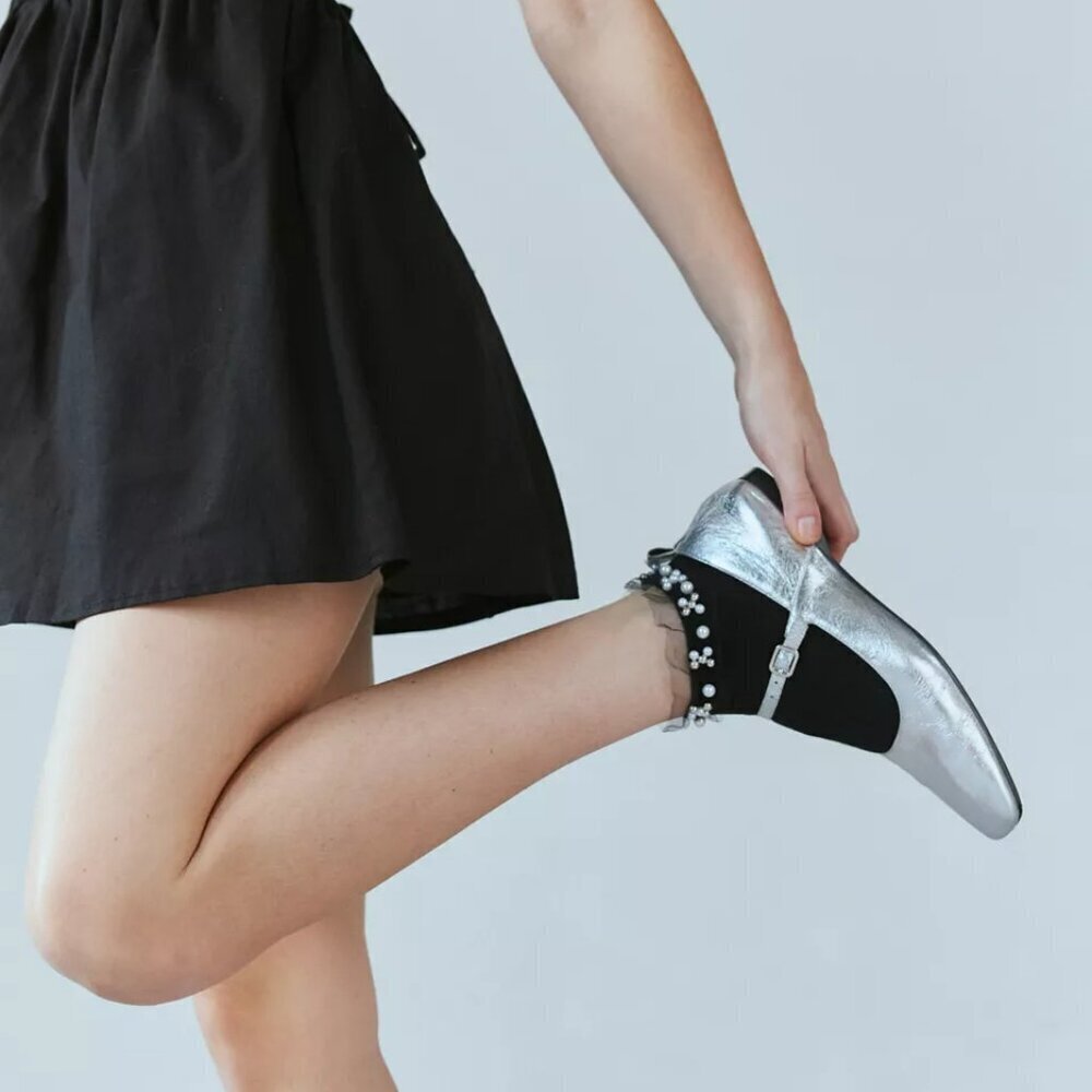 NWT Urban Outfitters Pearl and Ruffle Black Ankle Sock